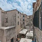 La Piazza Apartment